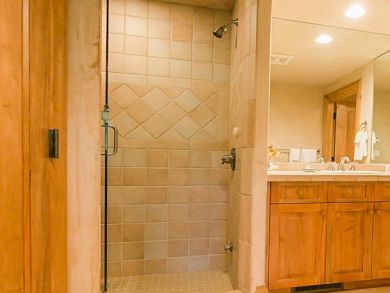 A Snowmass Four Bedrooms Rental with Great Views Available ! A Snowmass Four Bedrooms Rental with Great Views Available !